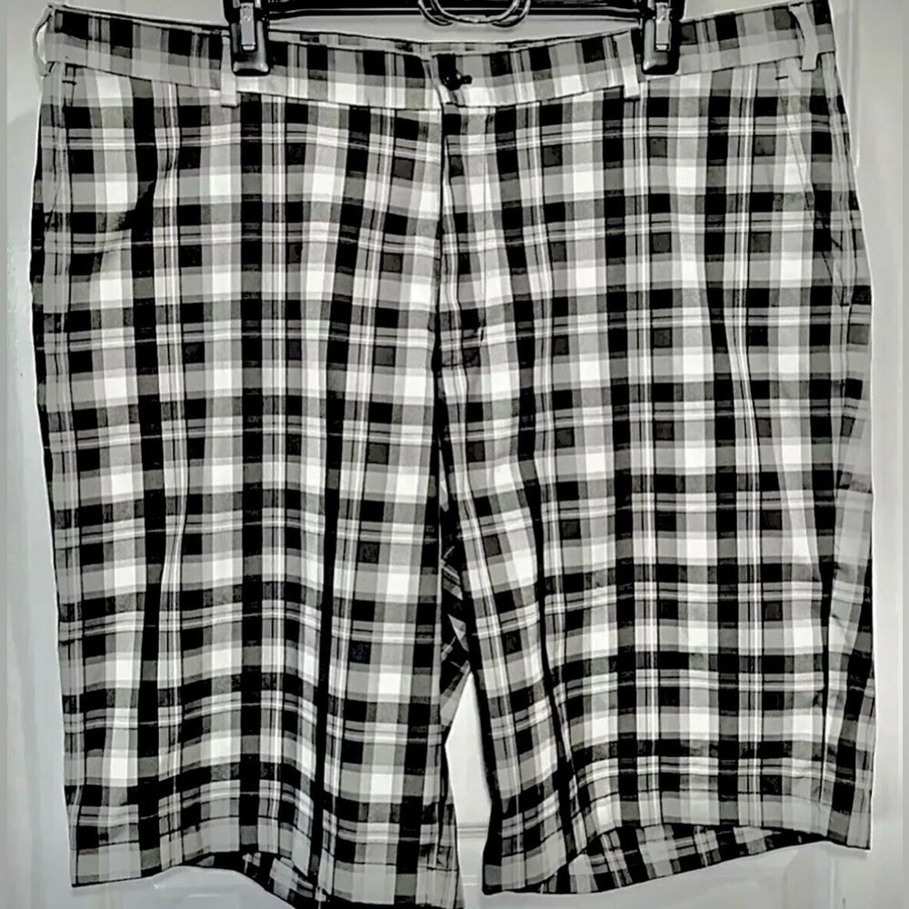 Slazenger Men’s Size 40 Plaid Golf Shorts. Black and Gray. EUC. Ships Fast